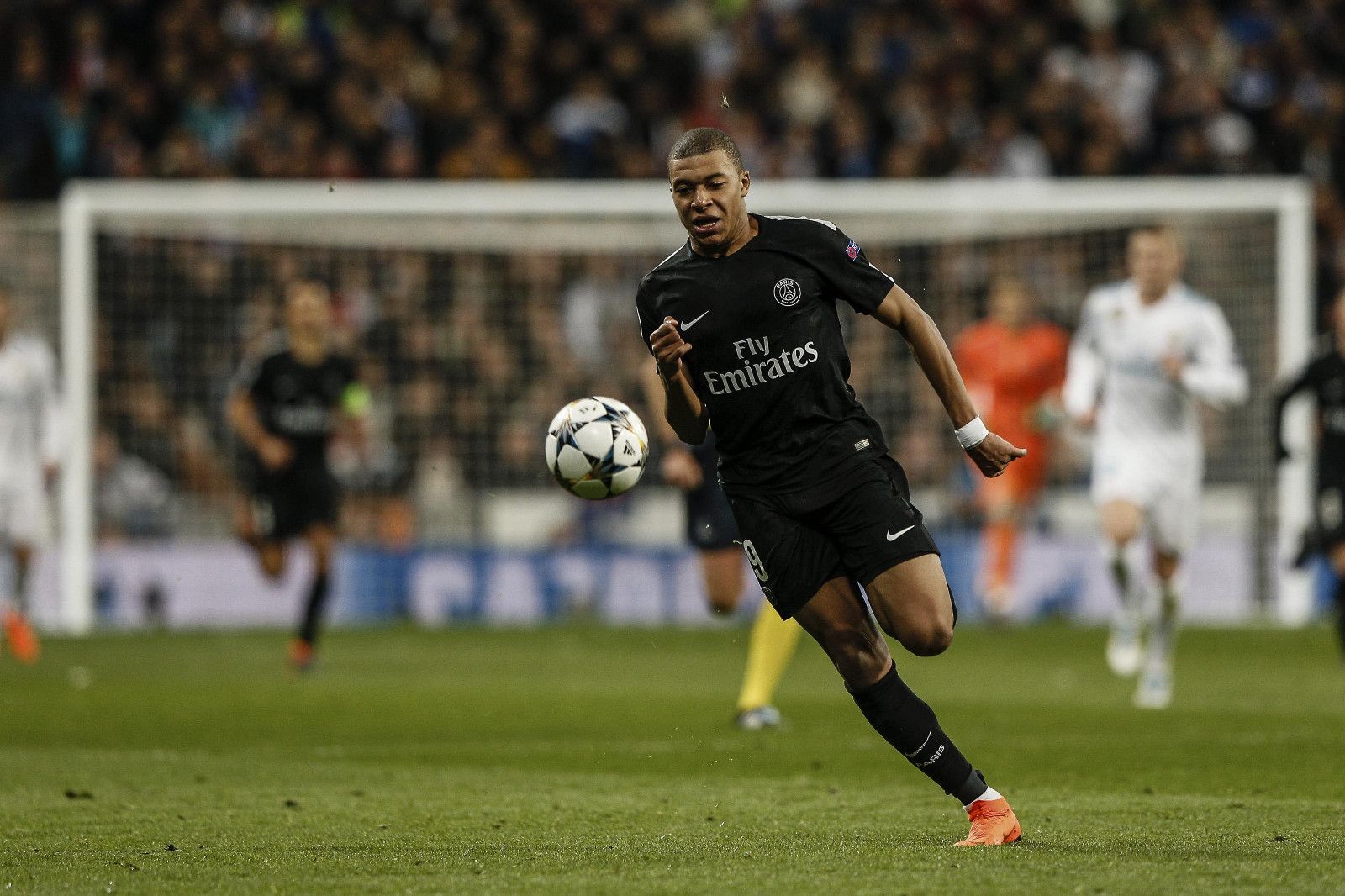 记者：库尔图瓦也伤了，将不会参加11月份国家队比赛