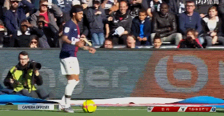 格策：梅西是我的偶像！给穆勒的建议是赛前别放狠话！