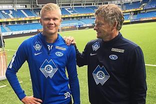 小孩哥！17岁卡尔成为欧冠最年轻连续3场进球球员