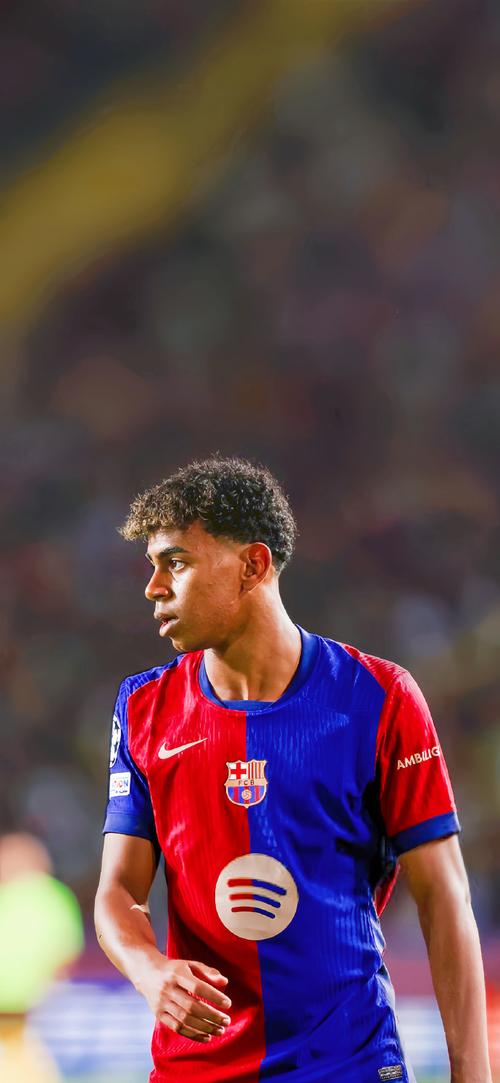 哈兰德调整状态，福登表现亮眼，曼城需减少依赖，提升团队协作，福登自信回归，瓜迪奥拉信任队友。